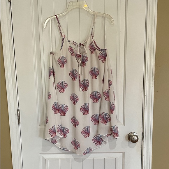 Buddy Love Tops - Buddy Love large Shell Print Women's Top/dress